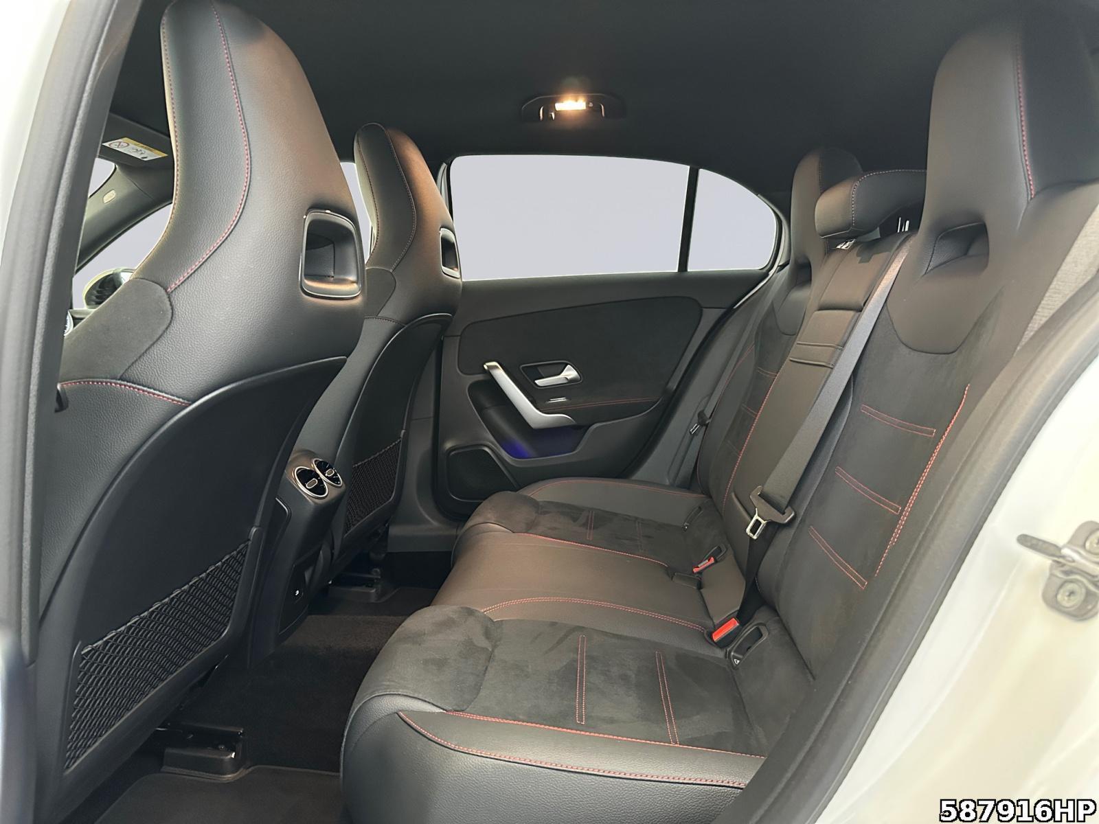 Fahrzeugabbildung Mercedes-Benz A 200 AMG Line Night DISTRONIC AHK Kamera Ambie