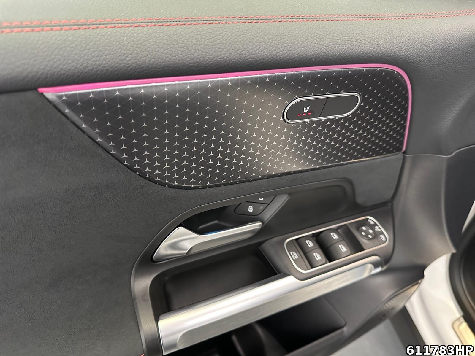 Fahrzeugabbildung Mercedes-Benz EQB 4M AMG Pano AHK Night 360° LED Keyless.