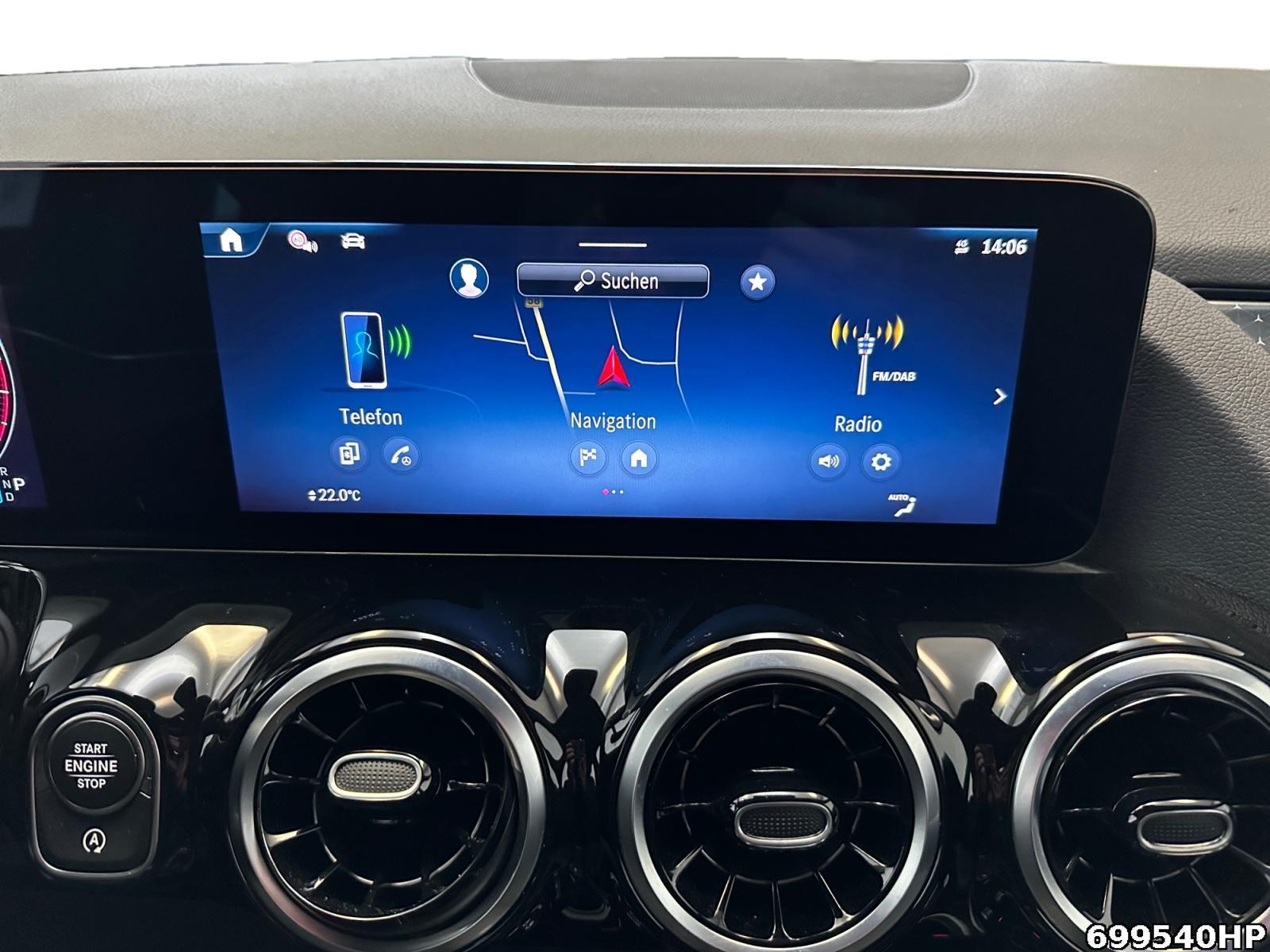 Fahrzeugabbildung Mercedes-Benz GLA 200 Progressive Lenkradhzg LED Kamera 18