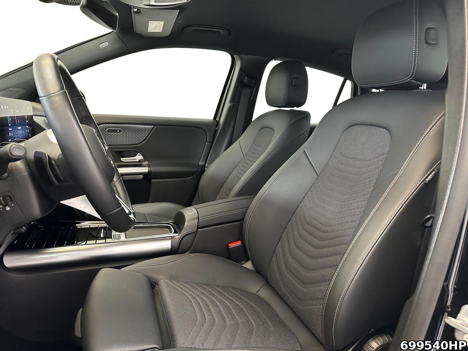 Fahrzeugabbildung Mercedes-Benz GLA 200 Progressive Lenkradhzg LED Kamera 18