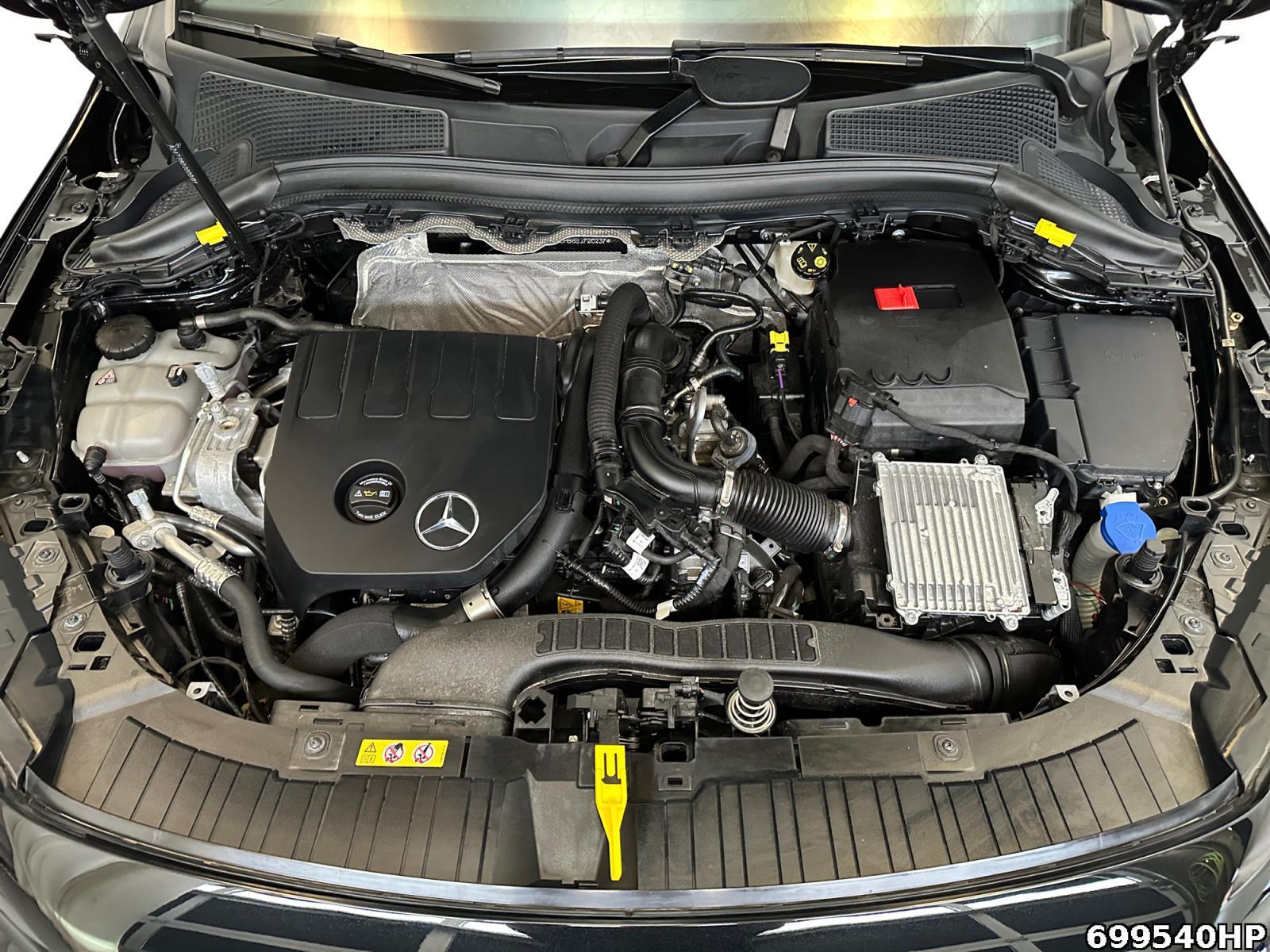Fahrzeugabbildung Mercedes-Benz GLA 200 Progressive Lenkradhzg LED Kamera 18