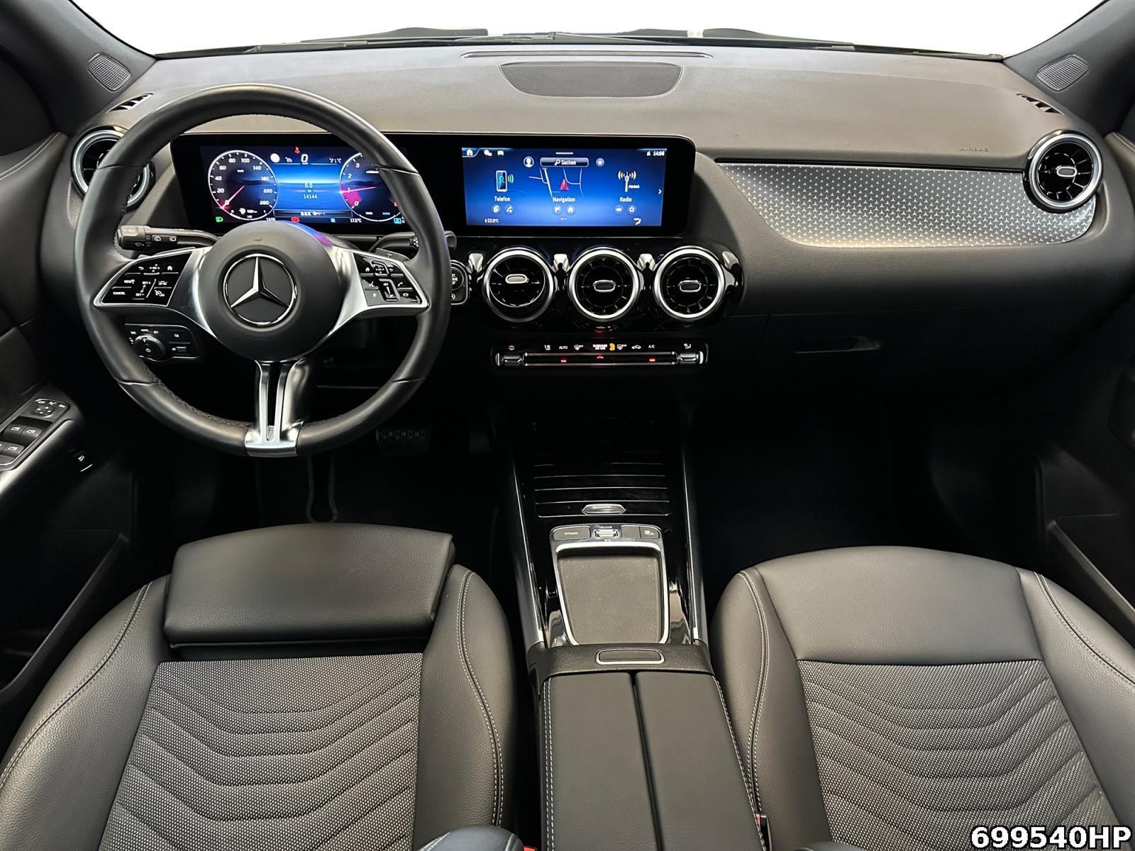 Fahrzeugabbildung Mercedes-Benz GLA 200 Progressive Lenkradhzg LED Kamera 18