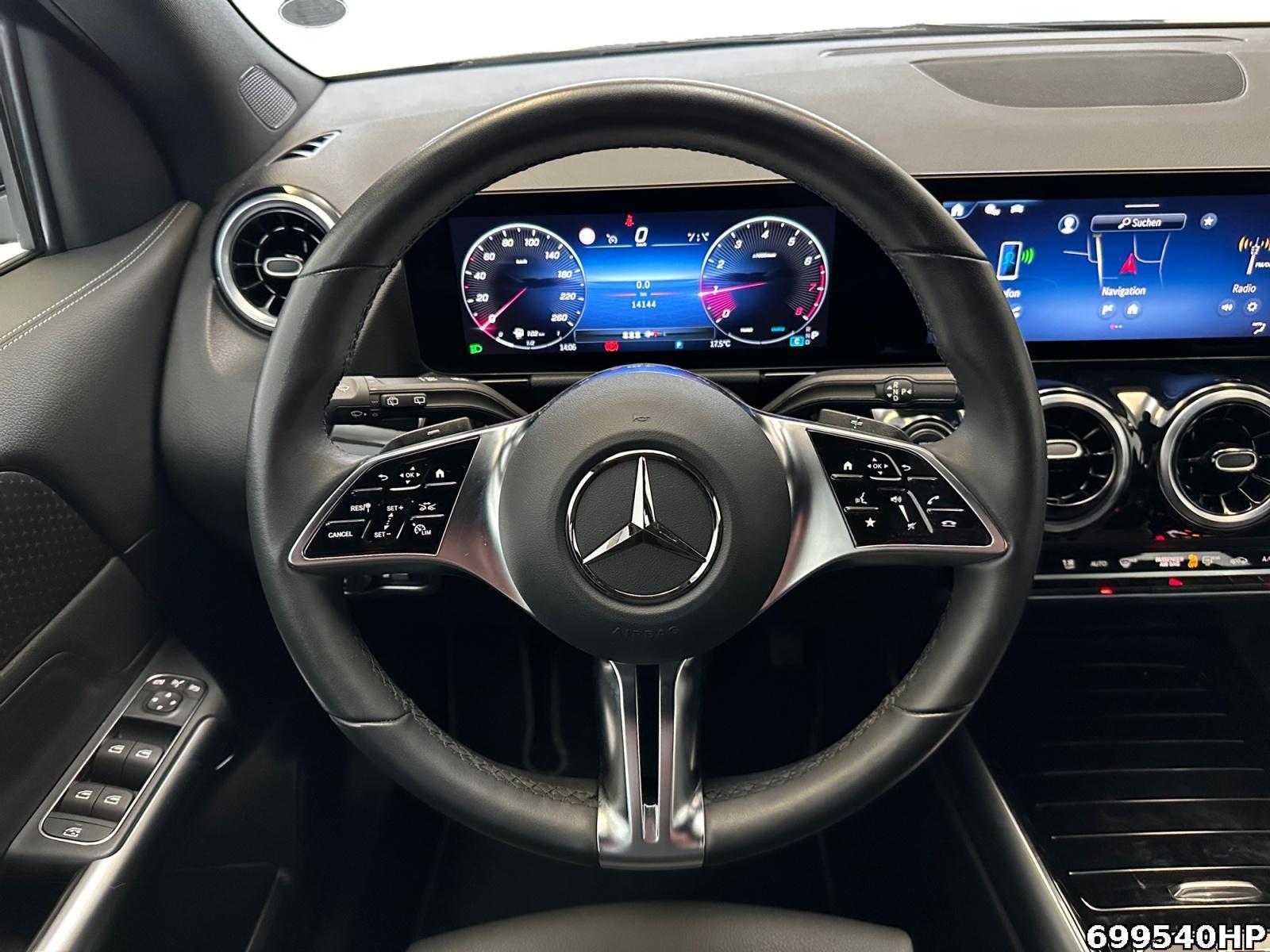Fahrzeugabbildung Mercedes-Benz GLA 200 Progressive Lenkradhzg LED Kamera 18
