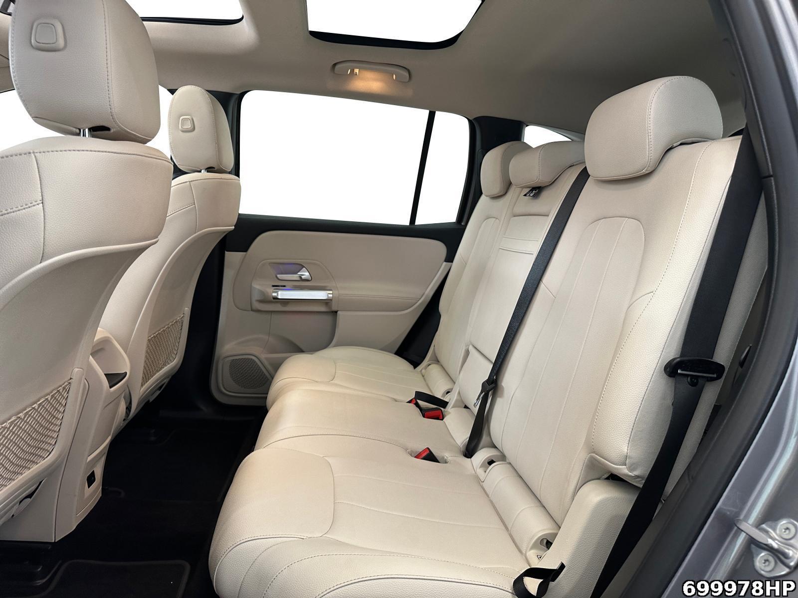 Fahrzeugabbildung Mercedes-Benz EQB 4M Progressive Pano Widescreen 7-Sitzer
