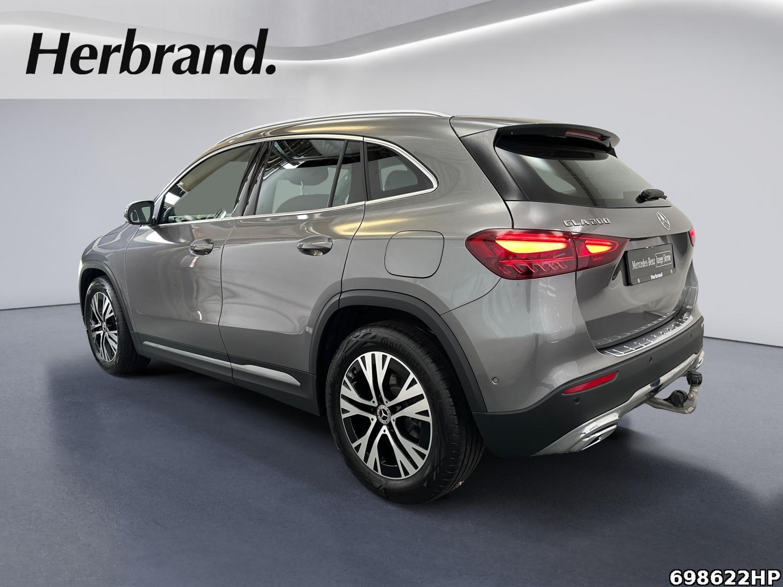 Fahrzeugabbildung Mercedes-Benz GLA 200 Progressive AHK DISTRONIC Kamera EASYP