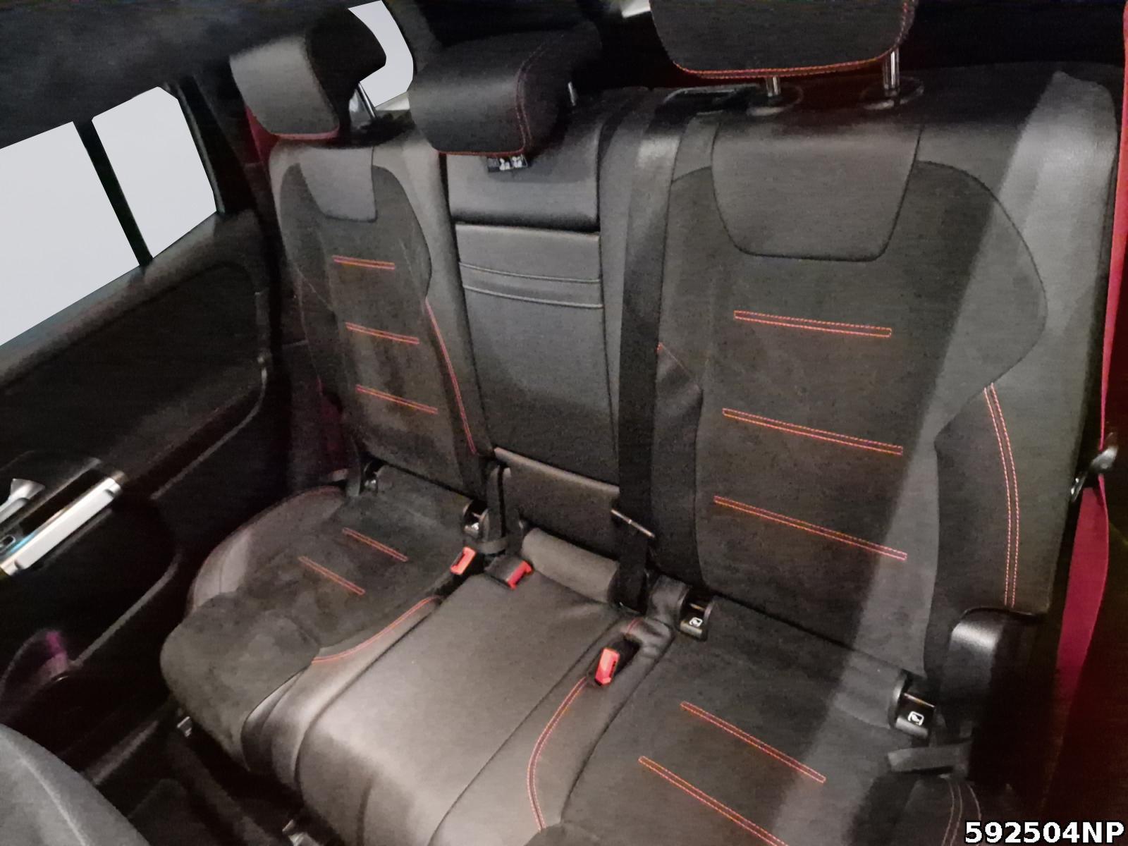 Fahrzeugabbildung Mercedes-Benz GLB 35 AMG 4M Night Pano DISTRONIC AHK Ambiente