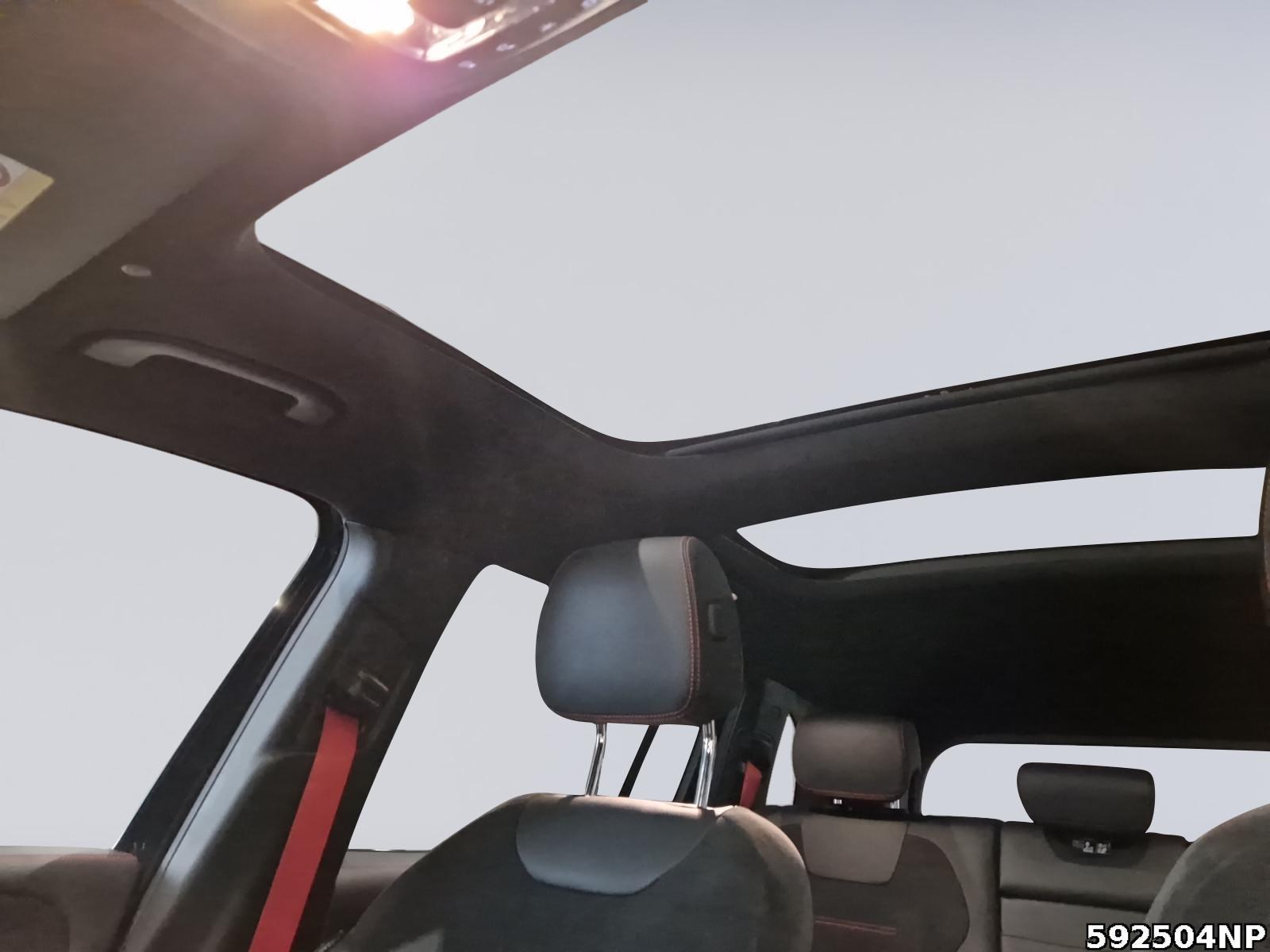 Fahrzeugabbildung Mercedes-Benz GLB 35 AMG 4M Night Pano DISTRONIC AHK Ambiente