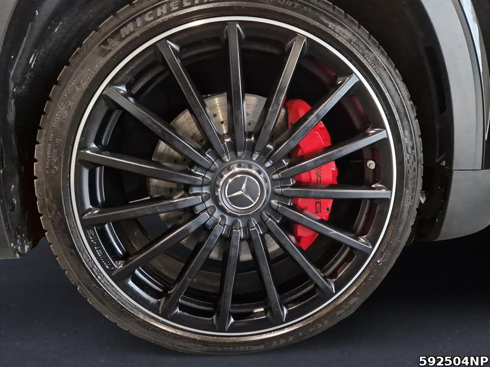 Fahrzeugabbildung Mercedes-Benz GLB 35 AMG 4M Night Pano DISTRONIC AHK Ambiente