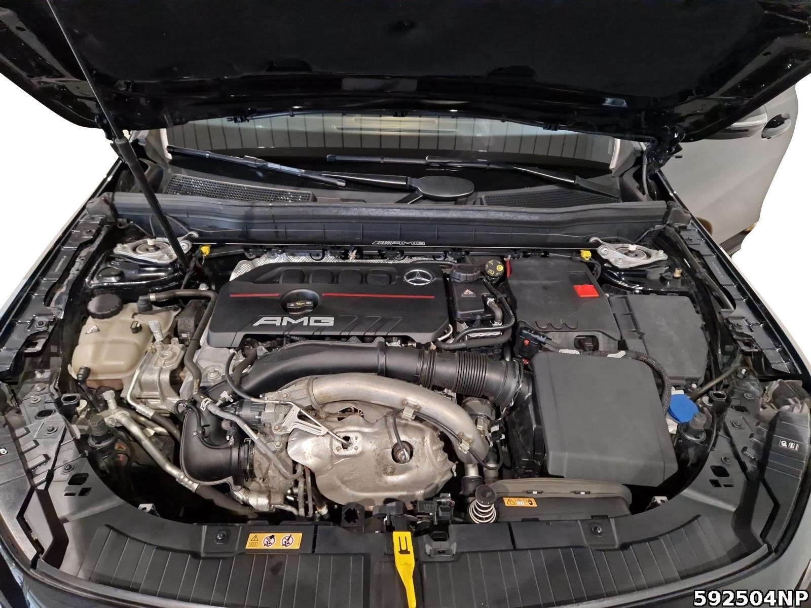 Fahrzeugabbildung Mercedes-Benz GLB 35 AMG 4M Night Pano DISTRONIC AHK Ambiente