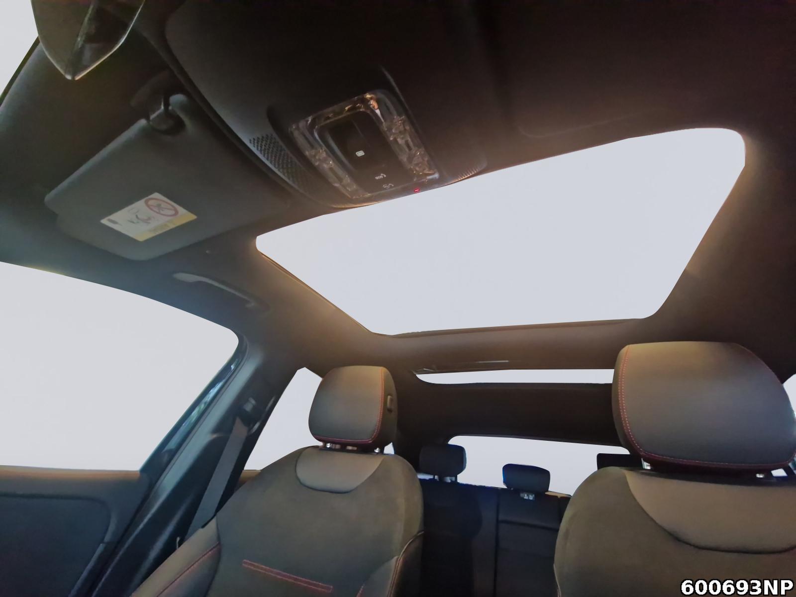 Fahrzeugabbildung Mercedes-Benz EQA AMG Line Panorama LED Kamera Totwinkel