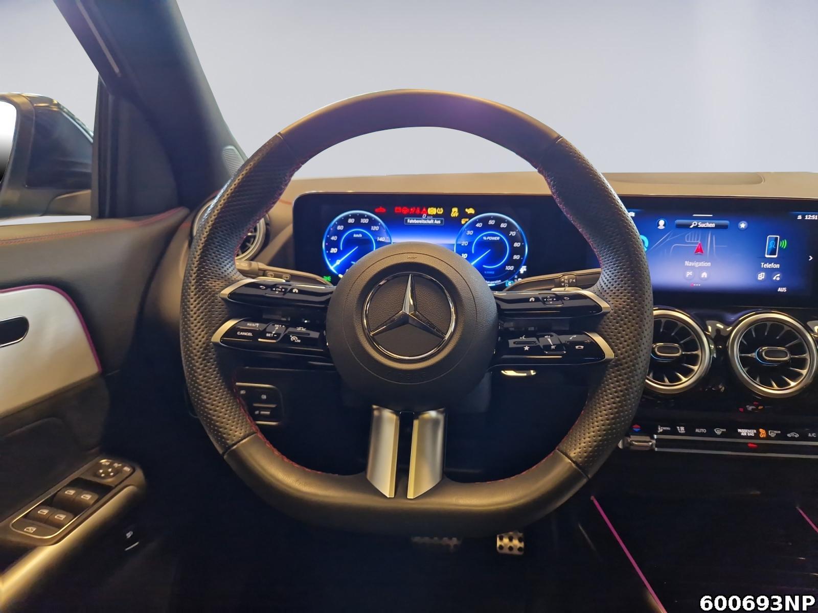 Fahrzeugabbildung Mercedes-Benz EQA AMG Line Panorama LED Kamera Totwinkel