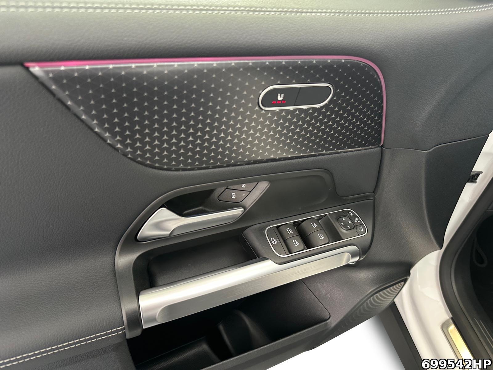 Fahrzeugabbildung Mercedes-Benz EQB 4M Progressive Kamera LED Pano Ambiente