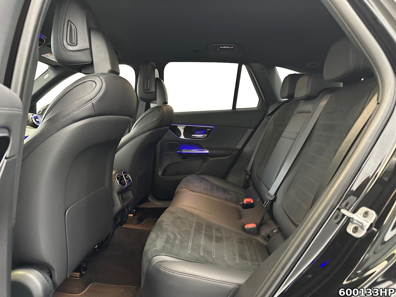 Fahrzeugabbildung Mercedes-Benz GLC 300 de 4M AMG AHK DISTRONIC 360° Memory LED