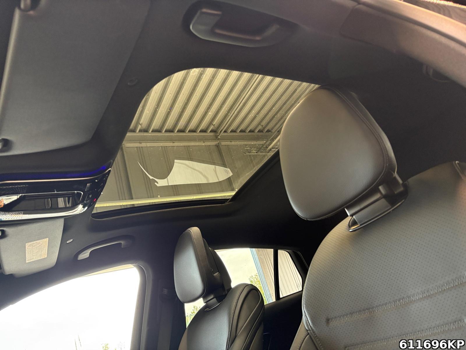 Fahrzeugabbildung Mercedes-Benz GLC 300 4M AMG Coupé Pano Burmester 360° Night