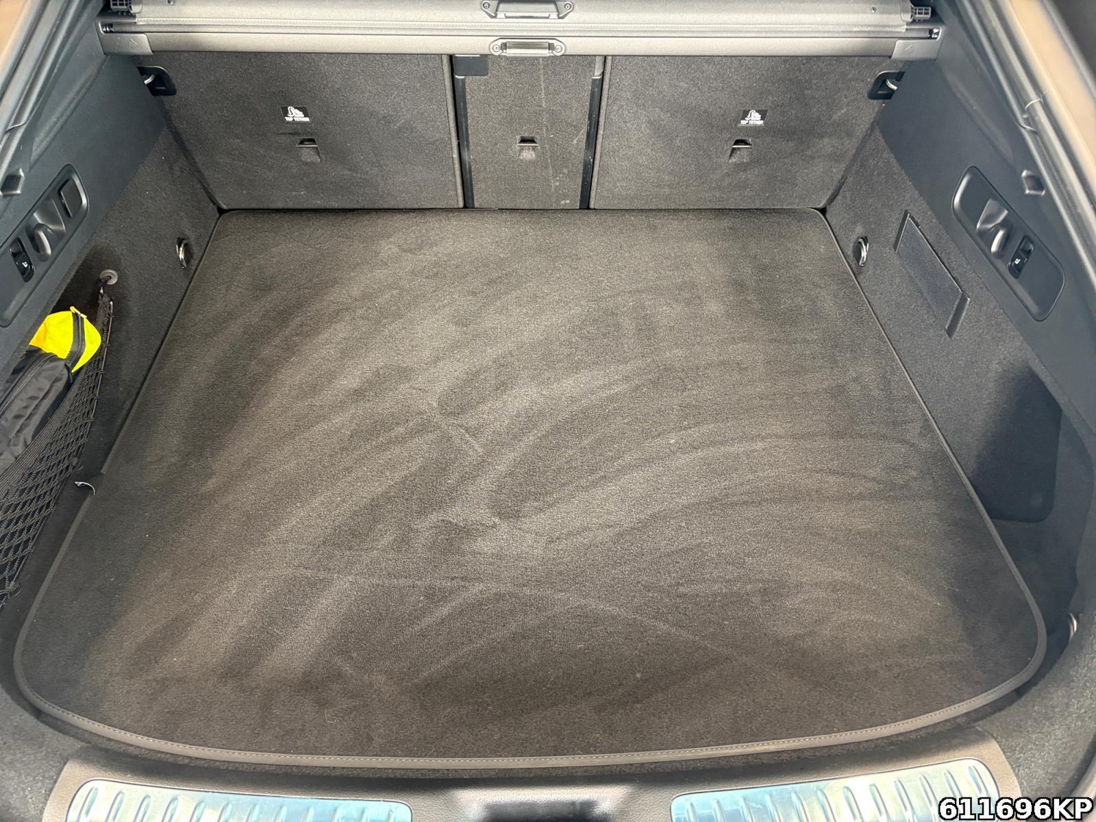 Fahrzeugabbildung Mercedes-Benz GLC 300 4M AMG Coupé Pano Burmester 360° Night