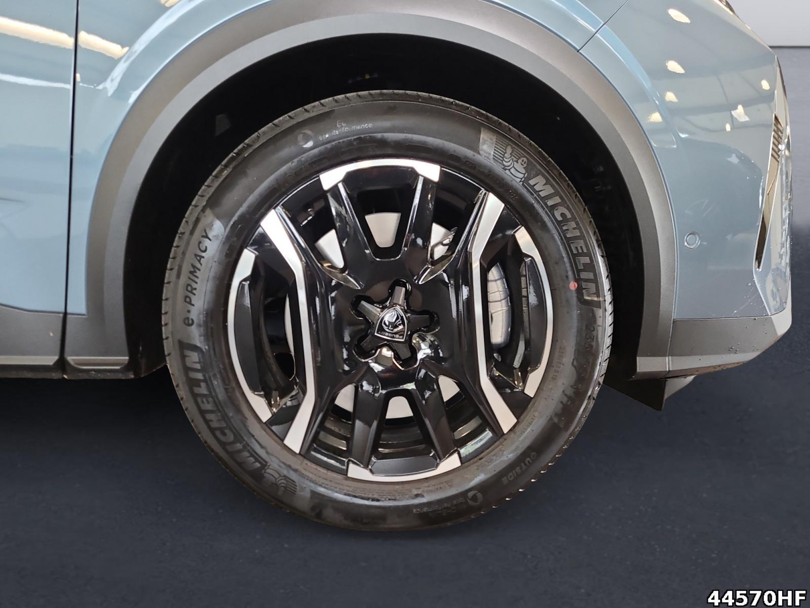 Fahrzeugabbildung Peugeot 3008 GT 195 PS AT
