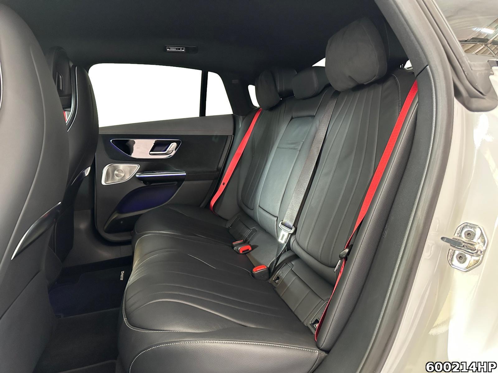 Fahrzeugabbildung Mercedes-Benz EQE AMG Night Airmatic Burmester Ambiente