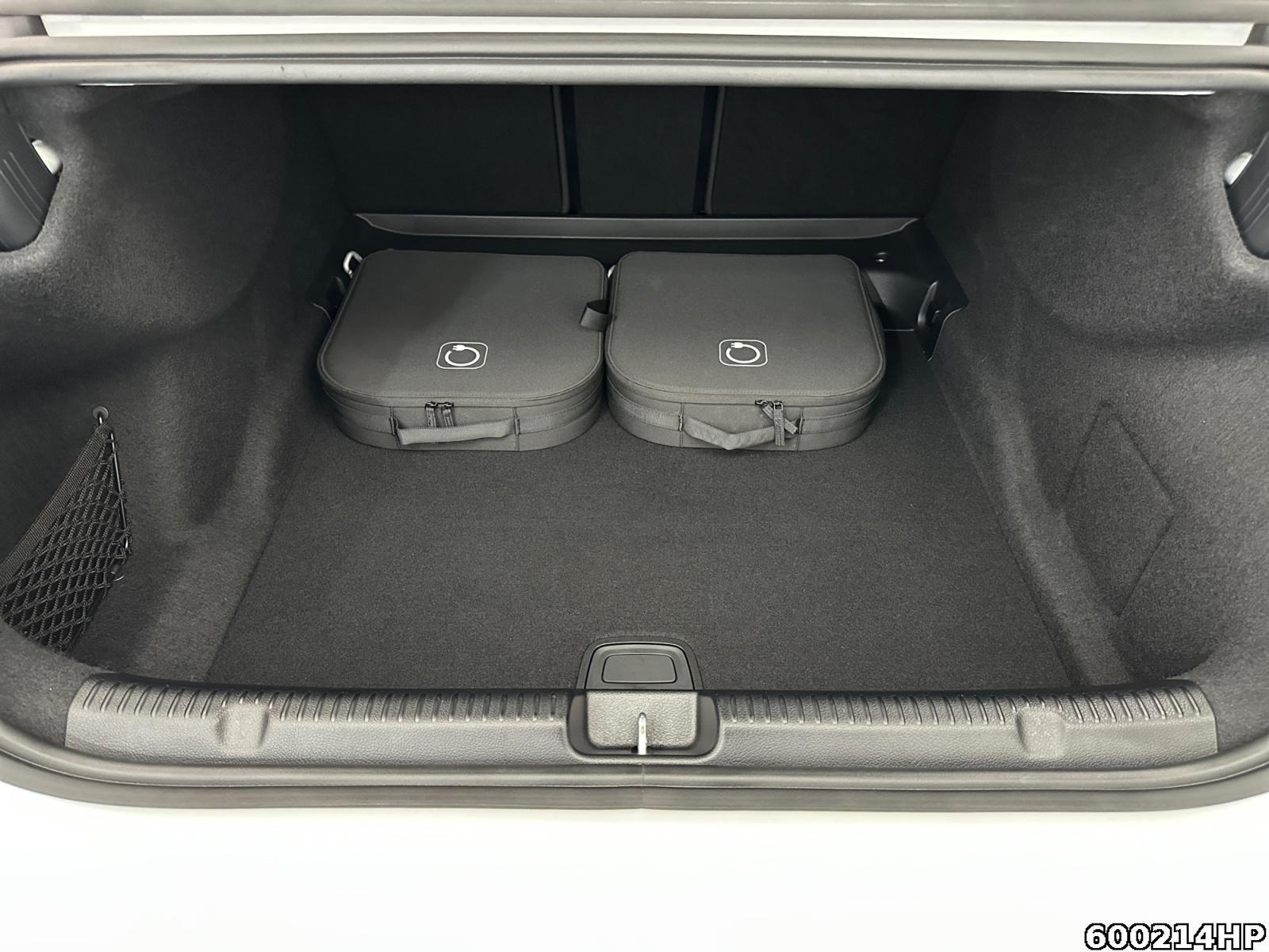 Fahrzeugabbildung Mercedes-Benz EQE AMG Night Airmatic Burmester Ambiente