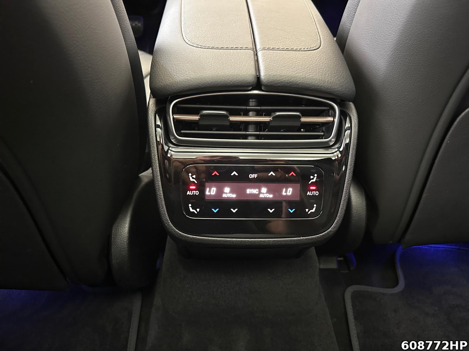 Fahrzeugabbildung Mercedes-Benz EQE AMG Pano AHK Memory KeylessGO Distronic