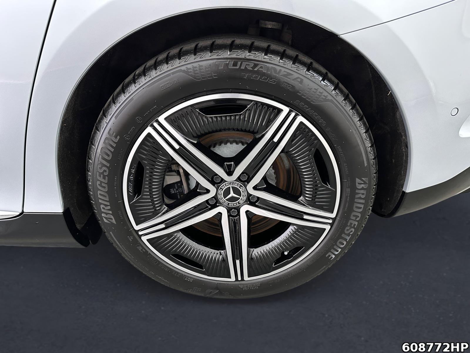 Fahrzeugabbildung Mercedes-Benz EQE AMG Pano AHK Memory KeylessGO Distronic