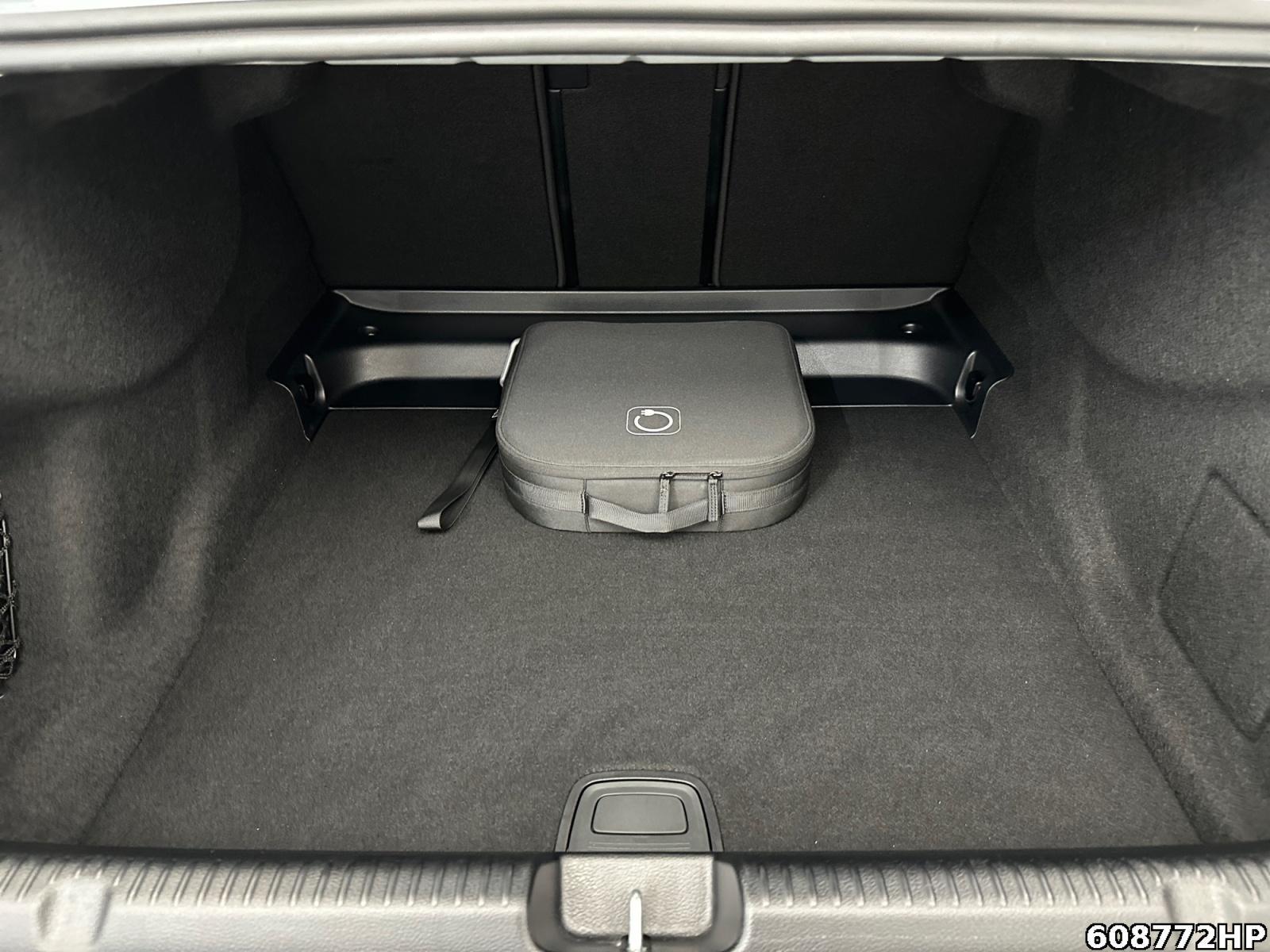 Fahrzeugabbildung Mercedes-Benz EQE AMG Pano AHK Memory KeylessGO Distronic