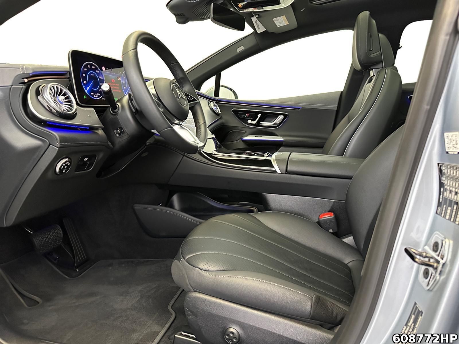 Fahrzeugabbildung Mercedes-Benz EQE AMG Pano AHK Memory KeylessGO Distronic