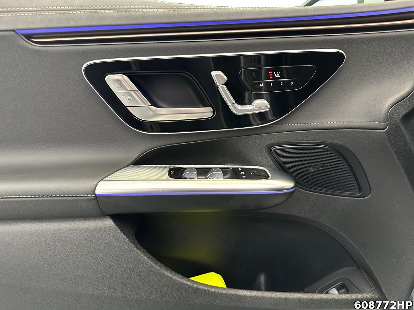 Fahrzeugabbildung Mercedes-Benz EQE AMG Pano AHK Memory KeylessGO Distronic