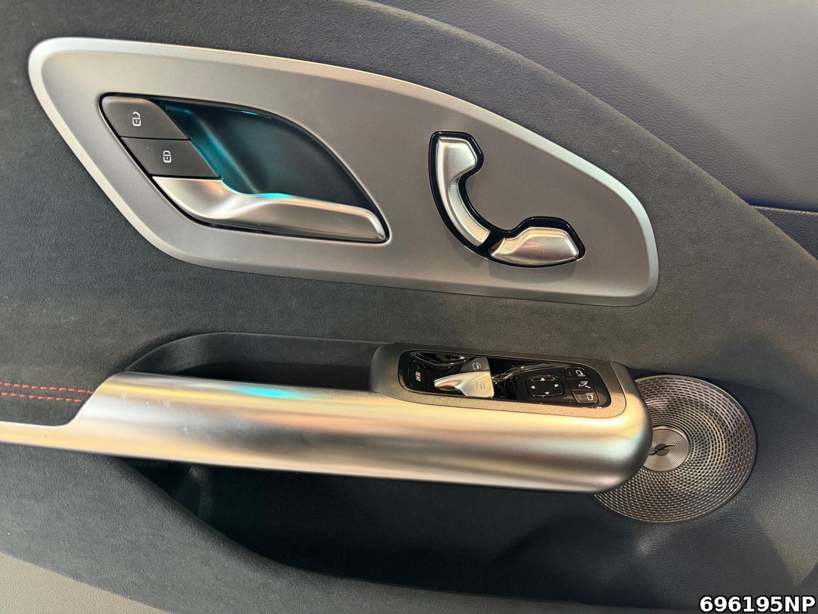 Fahrzeugabbildung Mercedes-Benz CLA 200 AMG+SUPERSCREEN+MULTI+BURMESTER+HEADUP+