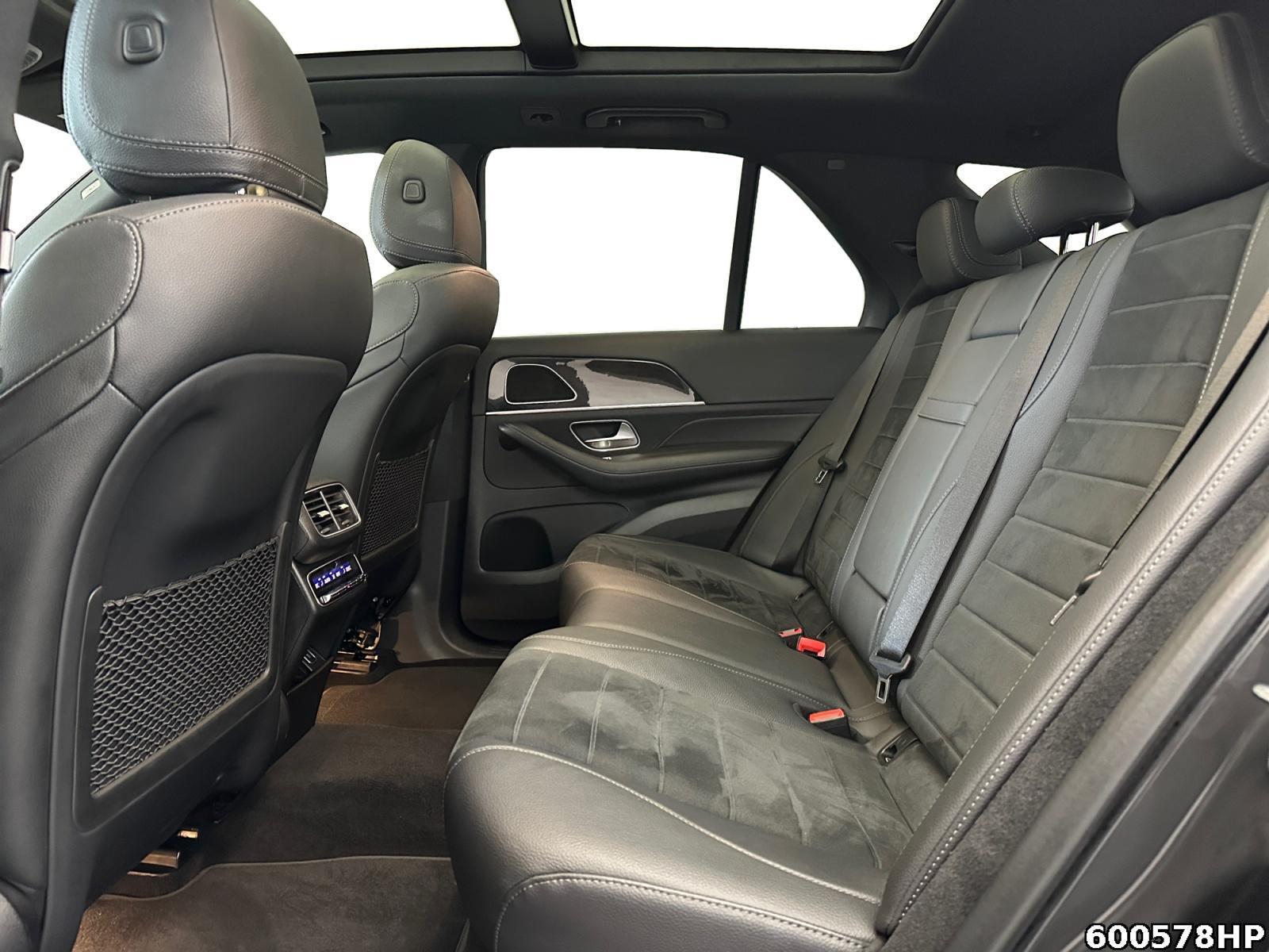 Fahrzeugabbildung Mercedes-Benz GLE 300 d 4M Panoramadach DISTRONIC AHK CarPlay