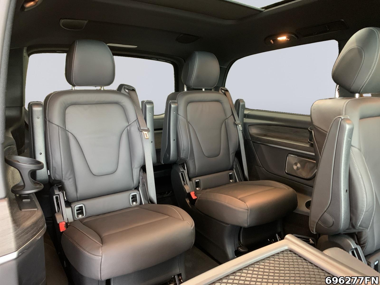 Fahrzeugabbildung Mercedes-Benz V 300 AVG/L 4MATIC *AIRMATIC*PANO-DACH*BURMESTER
