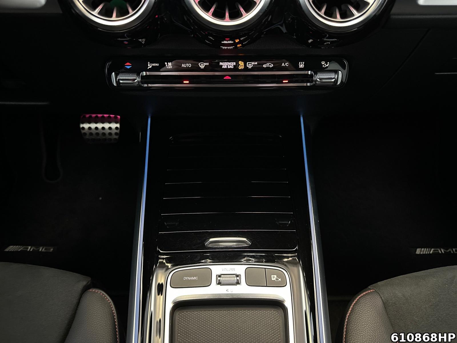 Fahrzeugabbildung Mercedes-Benz EQB 4M AMG AHK Kamera Ambiente Standhzg LED