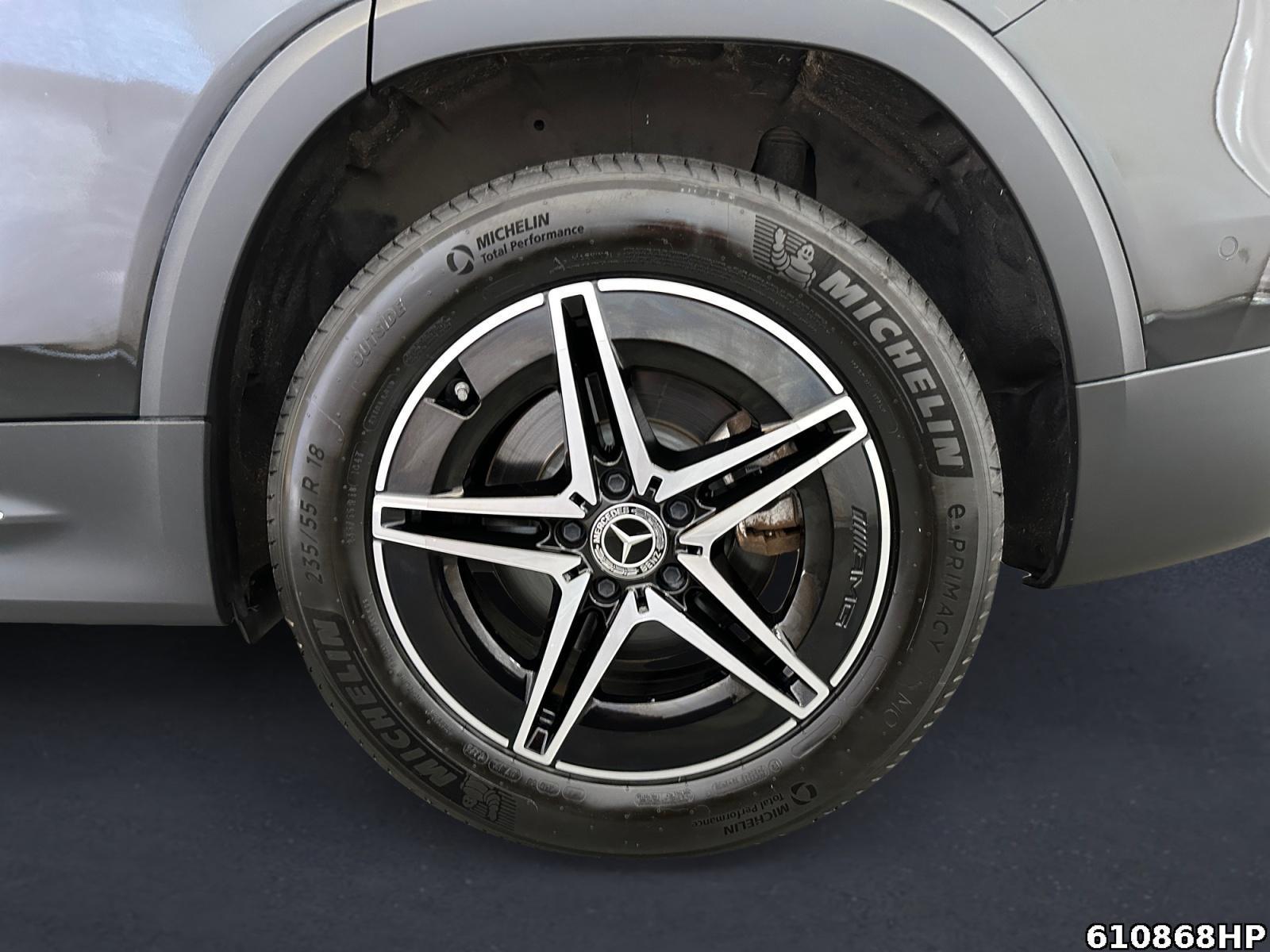 Fahrzeugabbildung Mercedes-Benz EQB 4M AMG AHK Kamera Ambiente Standhzg LED