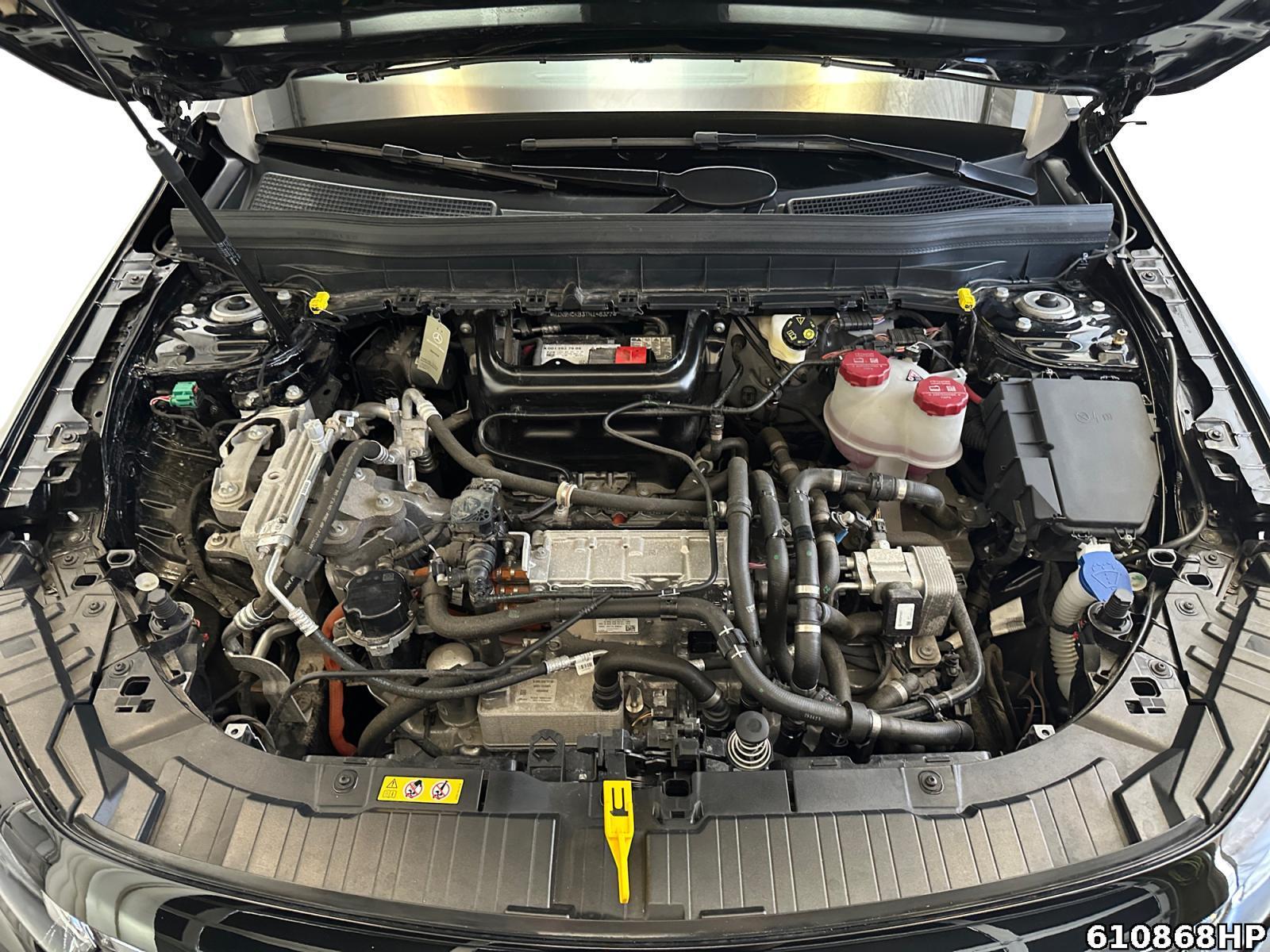 Fahrzeugabbildung Mercedes-Benz EQB 4M AMG AHK Kamera Ambiente Standhzg LED