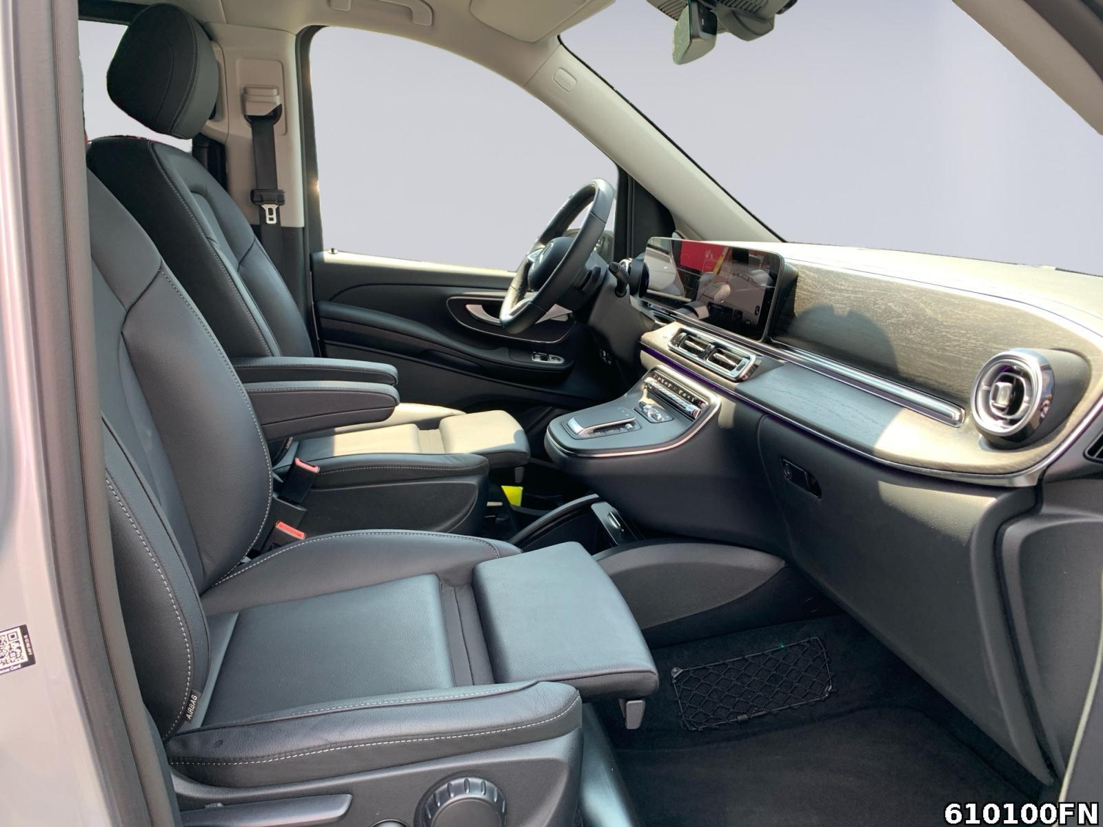 Fahrzeugabbildung Mercedes-Benz EQV AVANTGARDE L 7 SITZE*LEDER*EASY-PACK*UVM