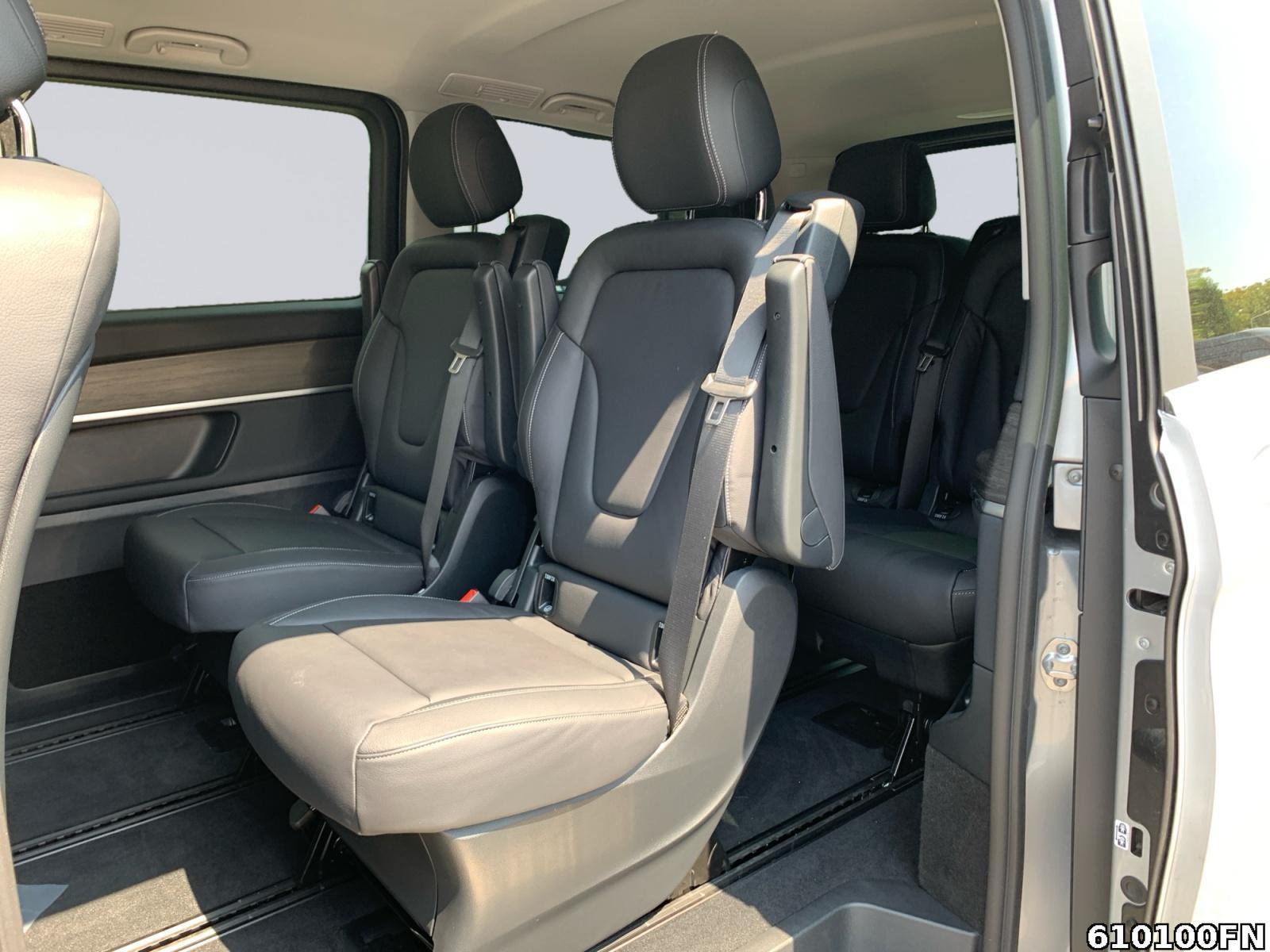 Fahrzeugabbildung Mercedes-Benz EQV AVANTGARDE L 7 SITZE*LEDER*EASY-PACK*UVM