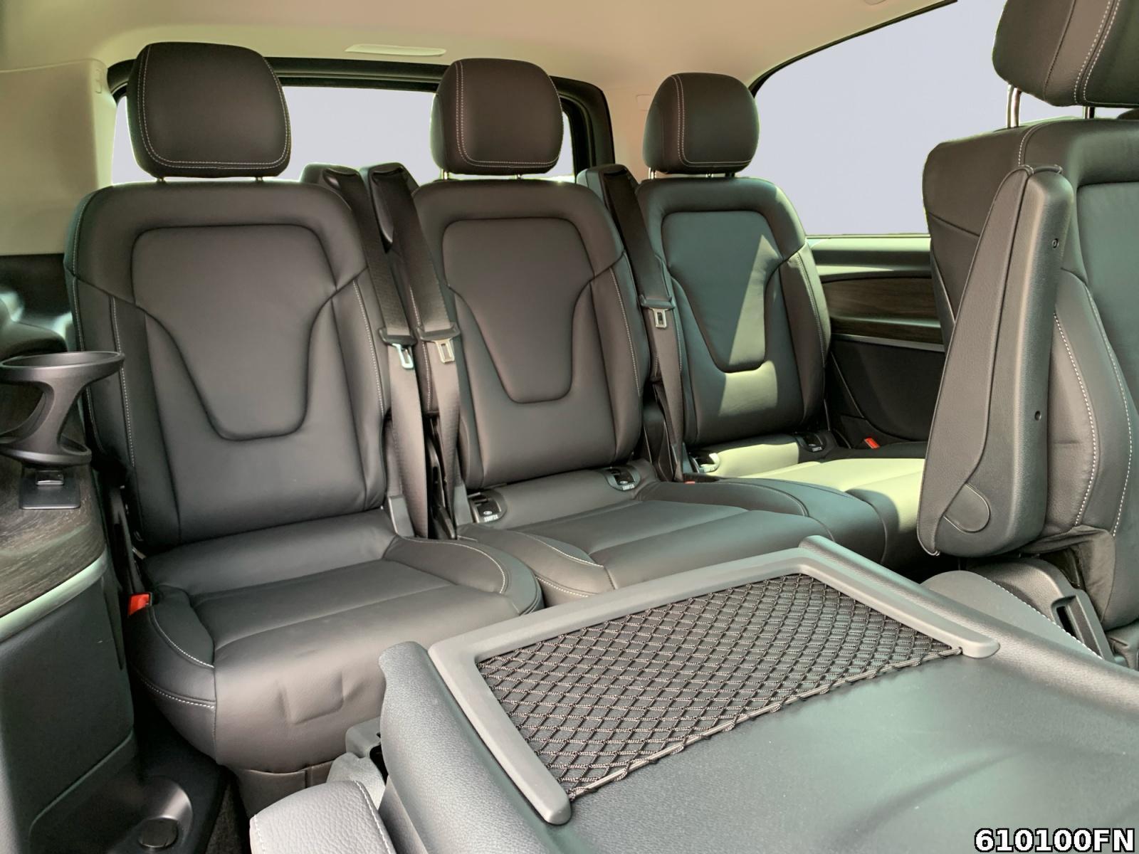 Fahrzeugabbildung Mercedes-Benz EQV AVANTGARDE L 7 SITZE*LEDER*EASY-PACK*UVM