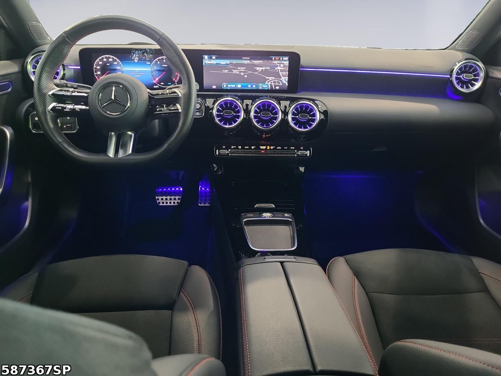Fahrzeugabbildung Mercedes-Benz A 180 AMG PANORAMA KAMERA KEYLESS-GO