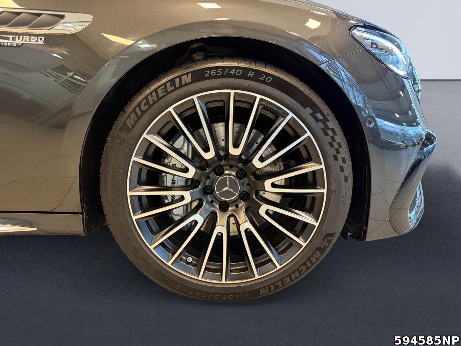 Fahrzeugabbildung Mercedes-Benz E 53 AMG 4M Hybrid Pano 360° Burmester4D Memory