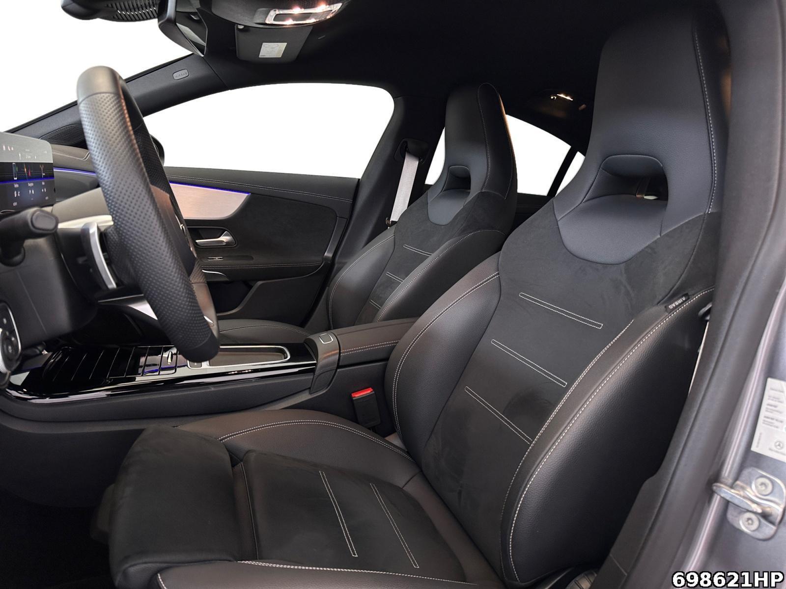 Fahrzeugabbildung Mercedes-Benz CLA 200 AMG Night DISTRONIC Kamera Ambiente 19