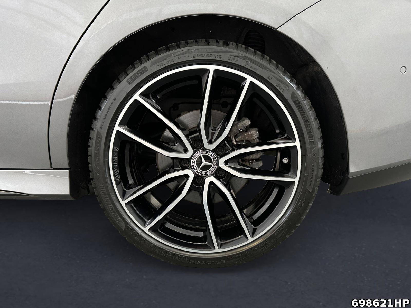 Fahrzeugabbildung Mercedes-Benz CLA 200 AMG Night DISTRONIC Kamera Ambiente 19