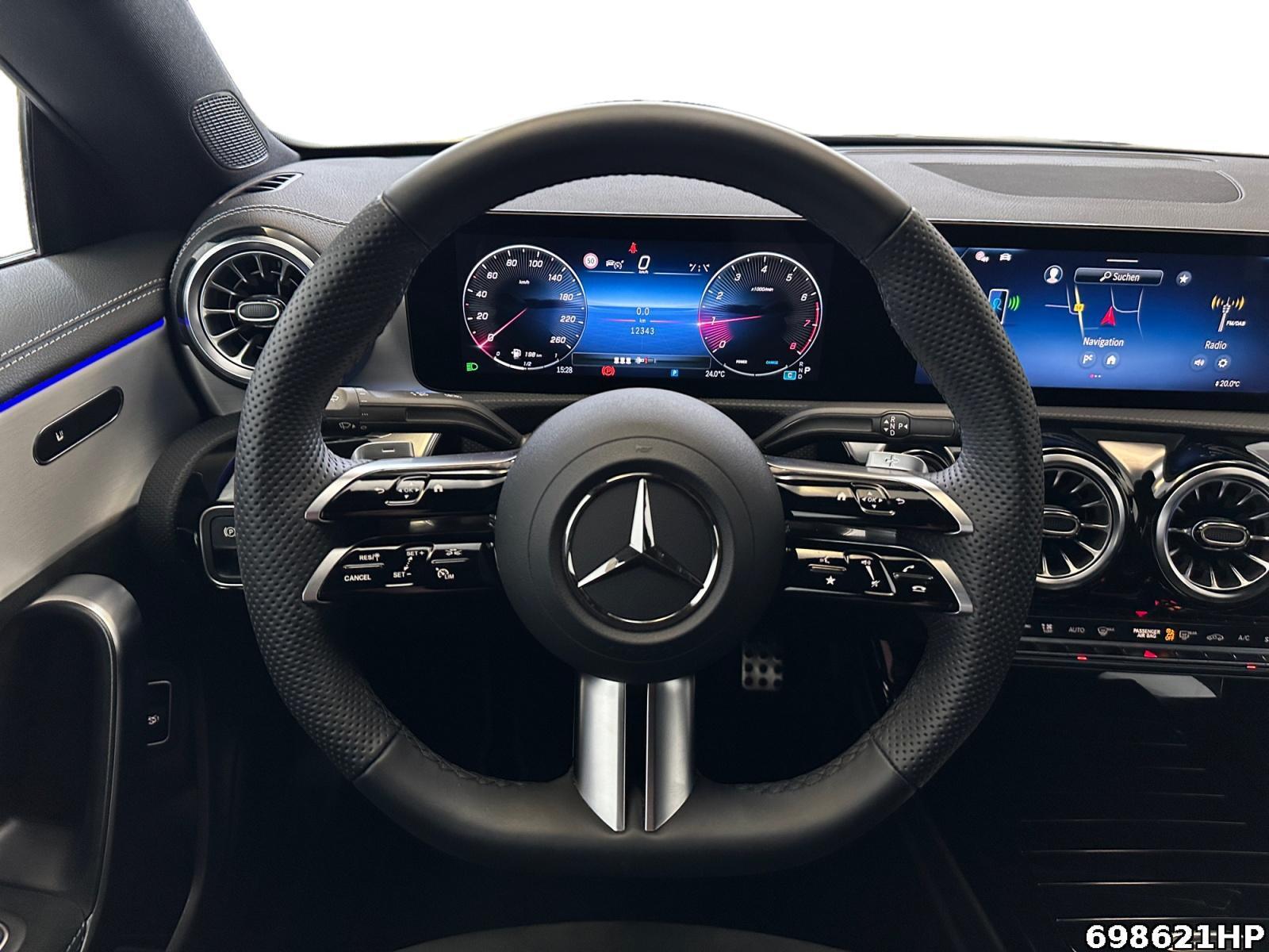 Fahrzeugabbildung Mercedes-Benz CLA 200 AMG Night DISTRONIC Kamera Ambiente 19