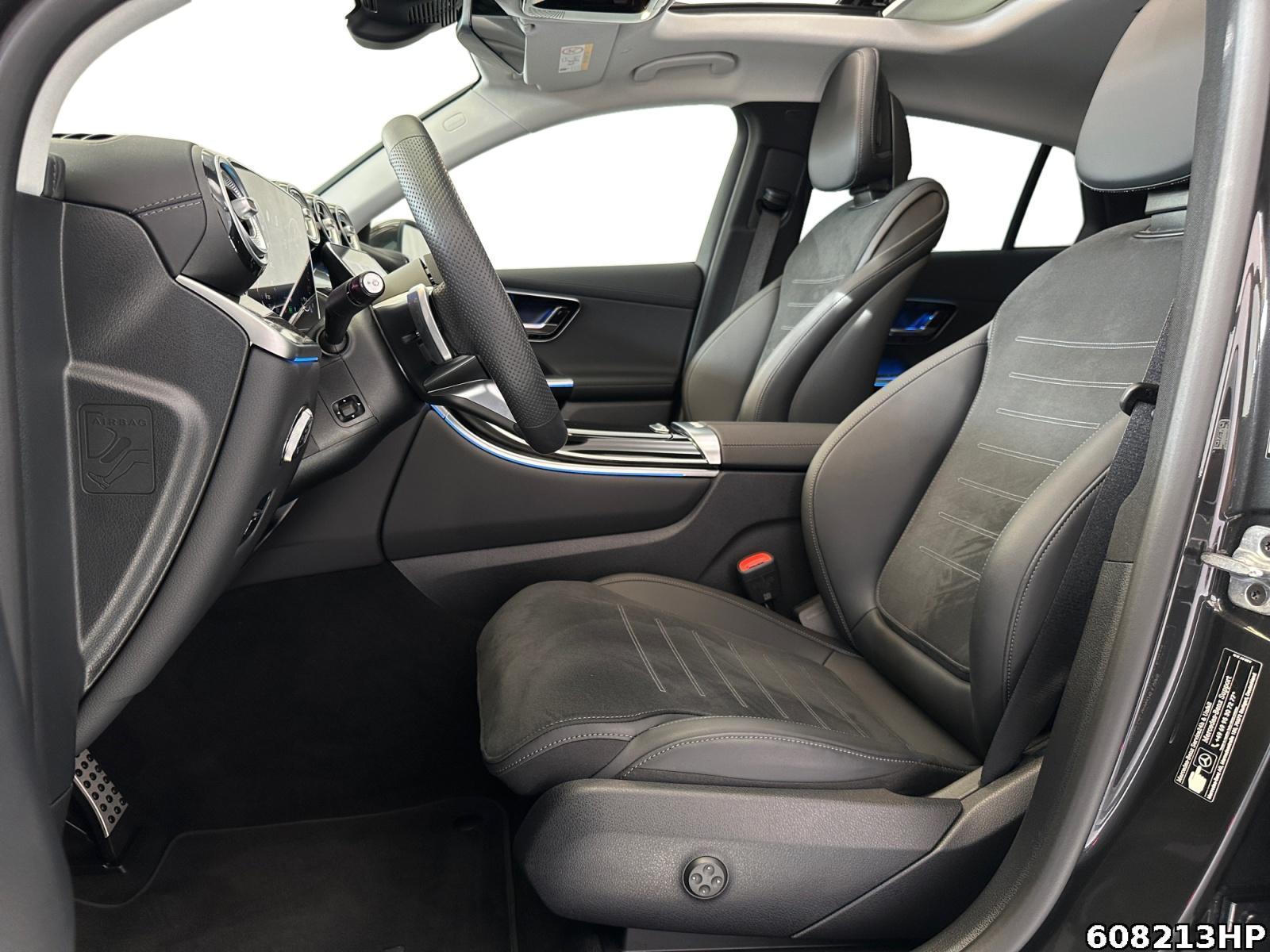 Fahrzeugabbildung Mercedes-Benz GLC 300 de 4M AMG Coupé AHK Pano DIGITAL LIGHT.