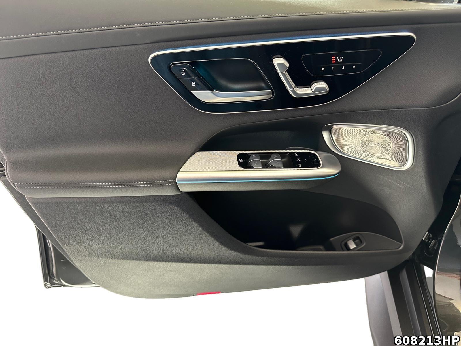 Fahrzeugabbildung Mercedes-Benz GLC 300 de 4M AMG Coupé AHK Pano DIGITAL LIGHT.