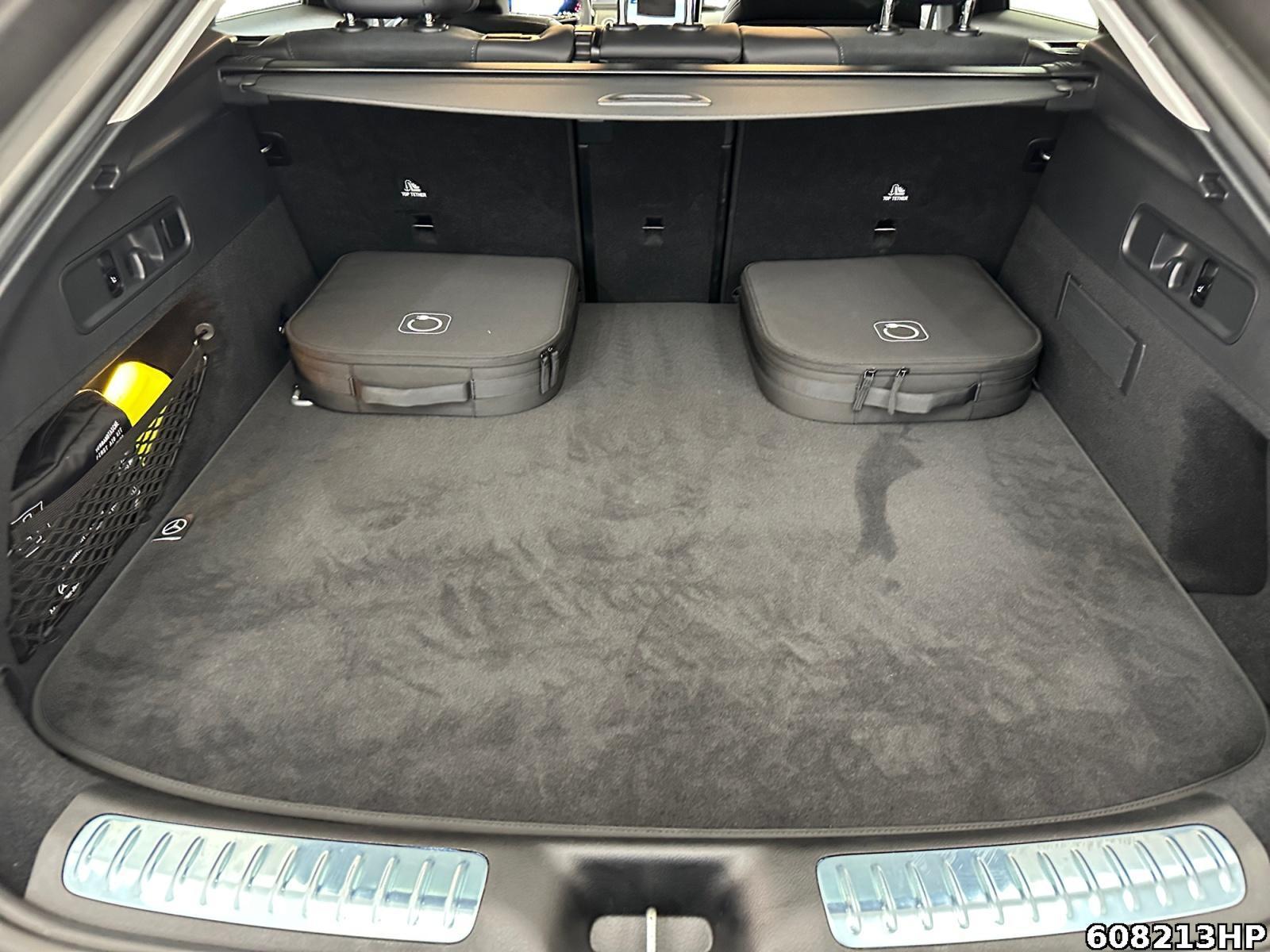 Fahrzeugabbildung Mercedes-Benz GLC 300 de 4M AMG Coupé AHK Pano DIGITAL LIGHT.
