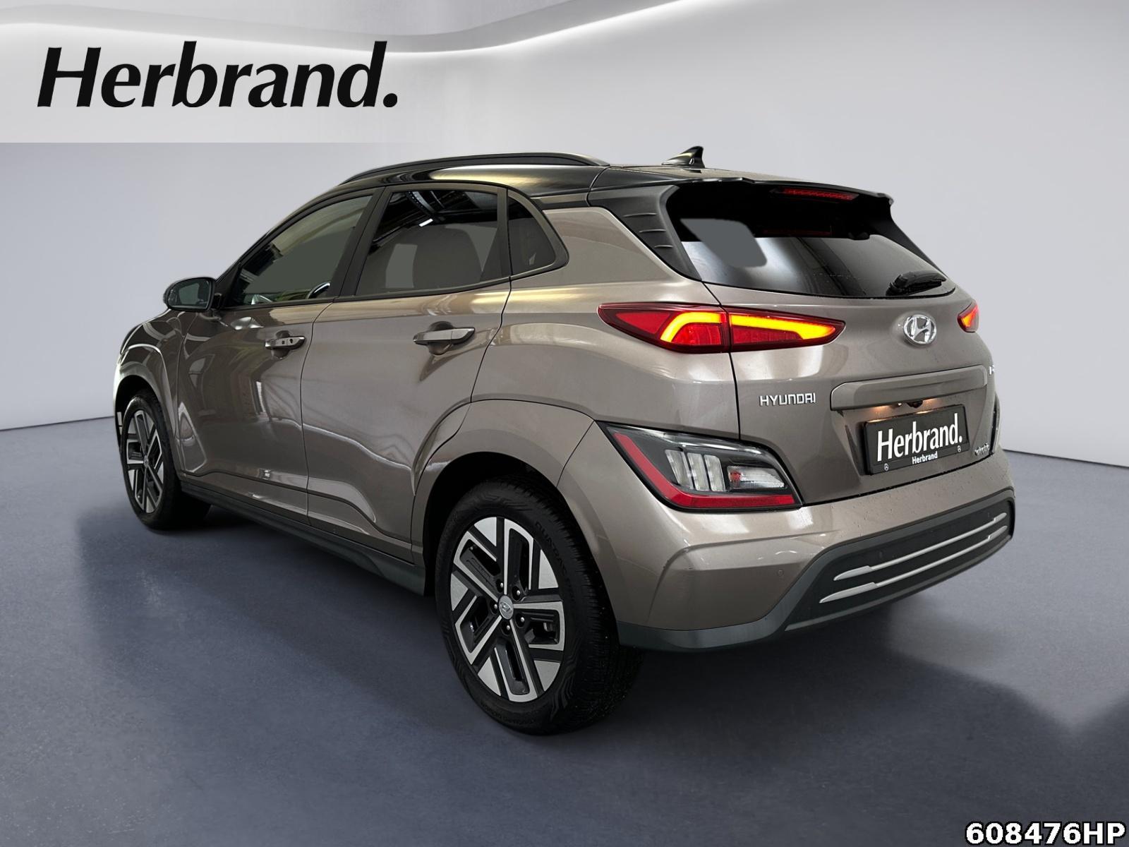 Fahrzeugabbildung Hyundai Kona Trend HUD Soundsystem Totwinkel Notbremsas