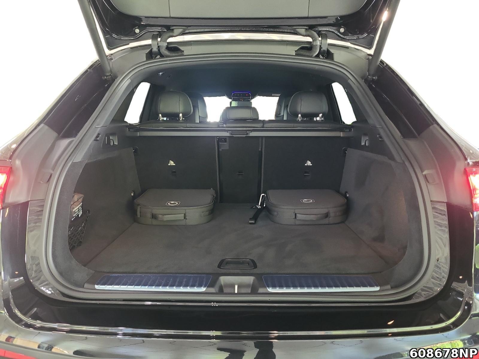 Fahrzeugabbildung Mercedes-Benz EQE SUV 350+ AMG AHK NIGHT 360° DISTRONIC MEMORY