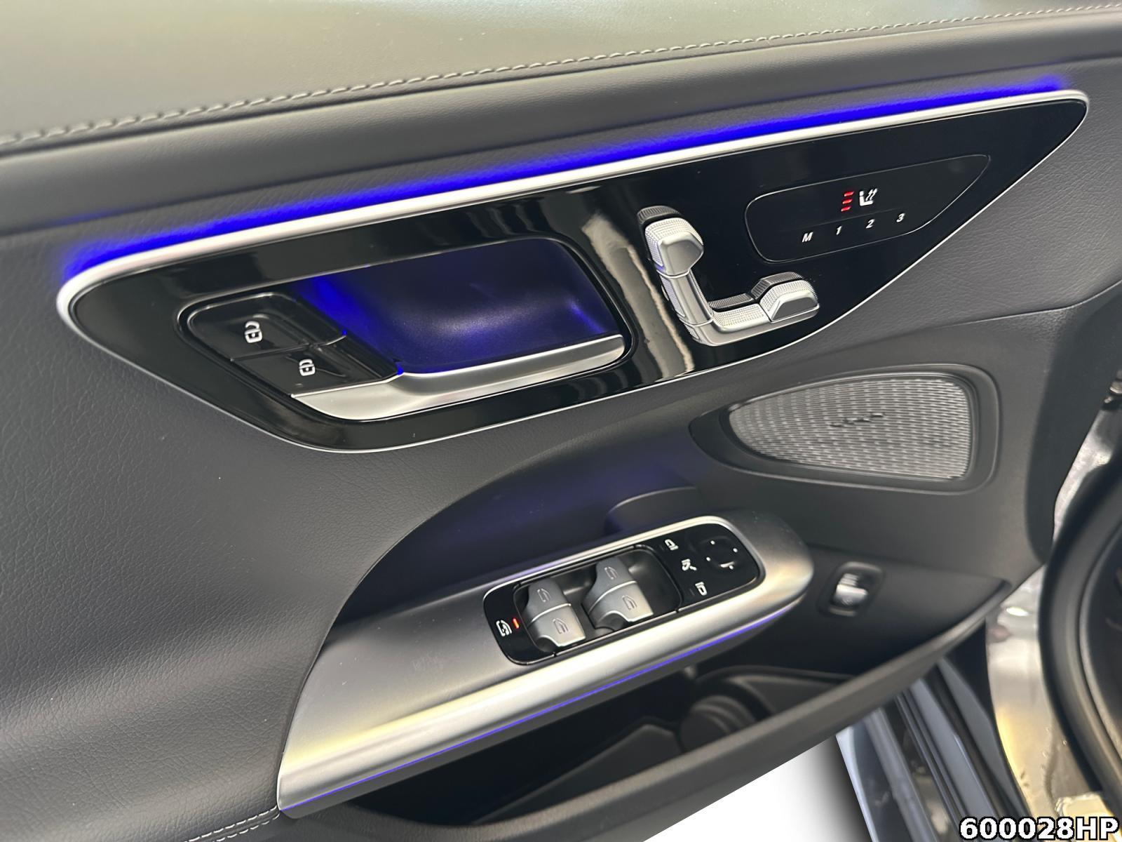 Fahrzeugabbildung Mercedes-Benz C 300 d T AMG DIGITAL LIGHT AHK 360° DISTRONIC