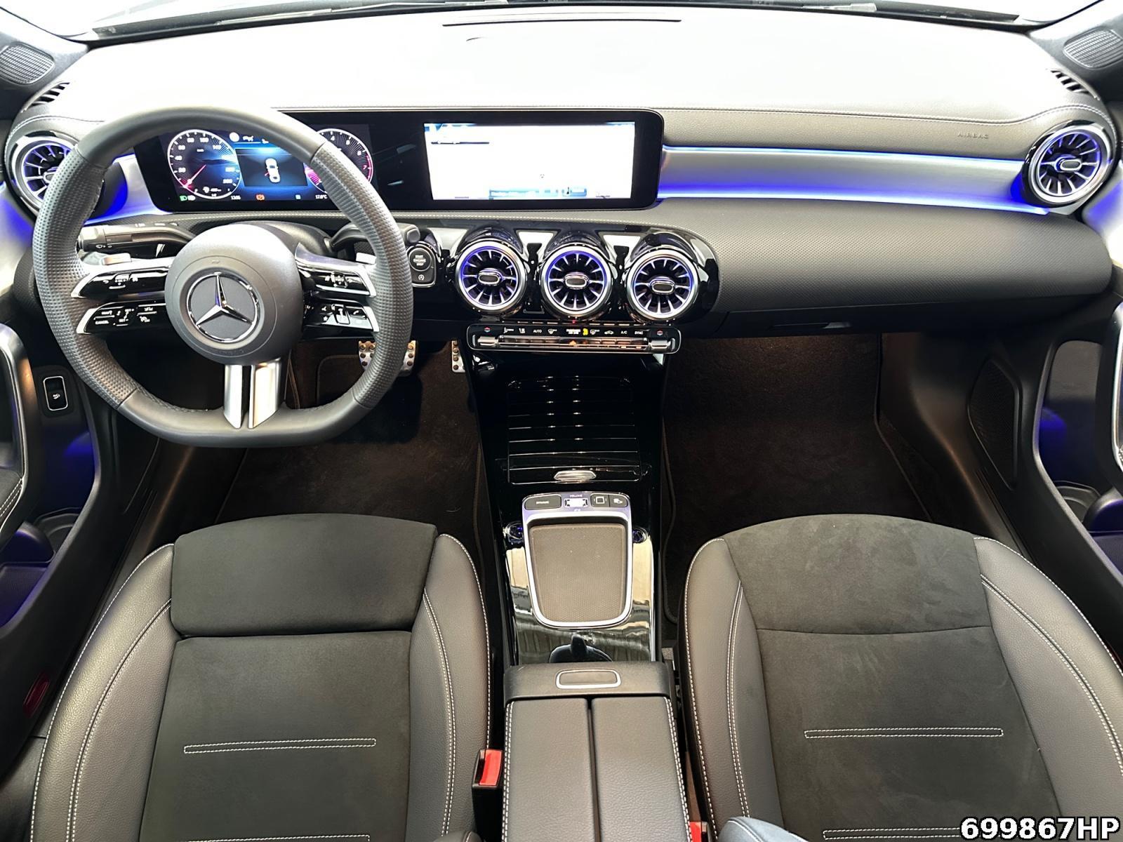 Fahrzeugabbildung Mercedes-Benz CLA 200 Coupe AMG Night DISTRONIC Ambiente Kamer