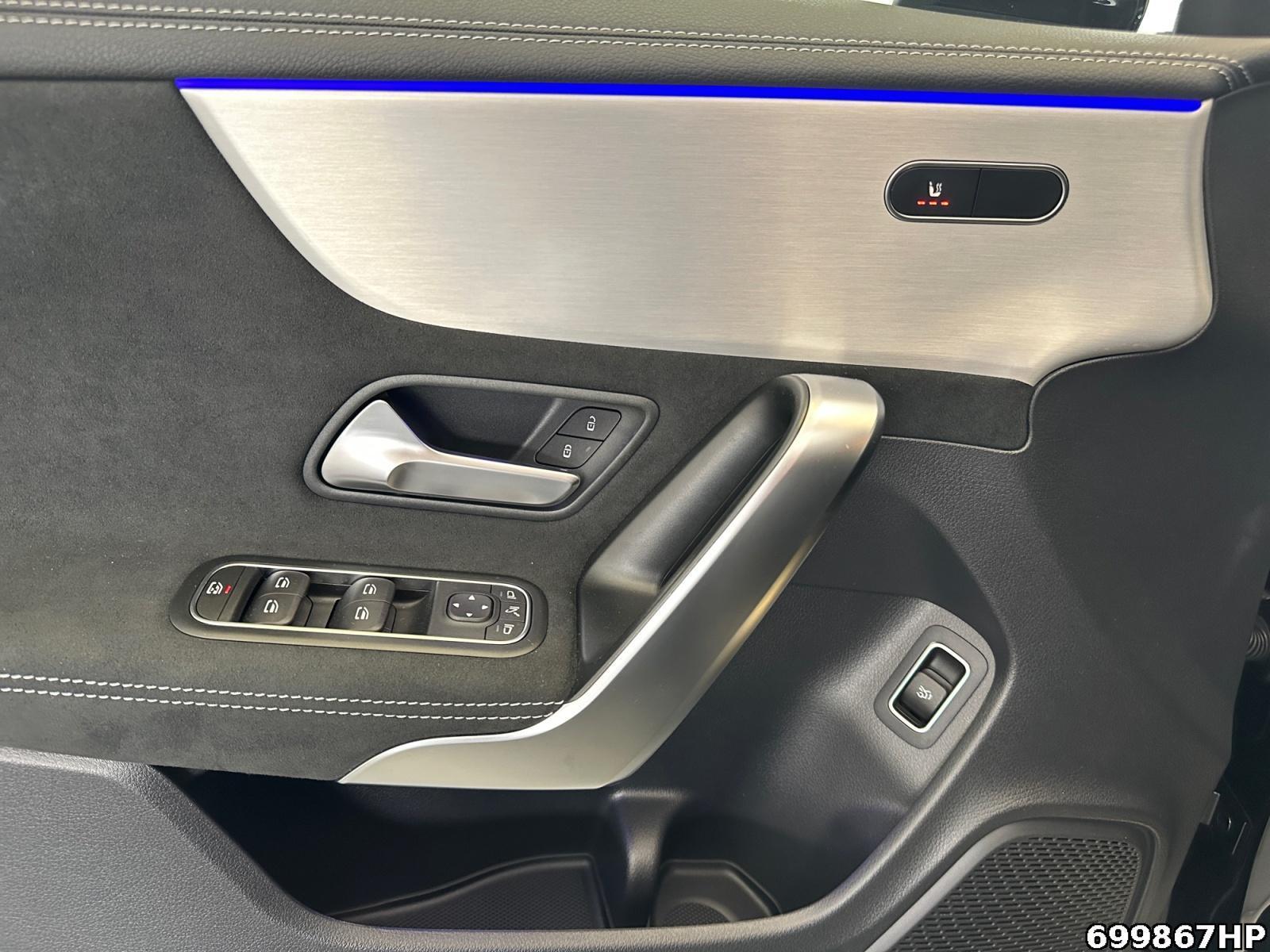 Fahrzeugabbildung Mercedes-Benz CLA 200 Coupe AMG Night DISTRONIC Ambiente Kamer