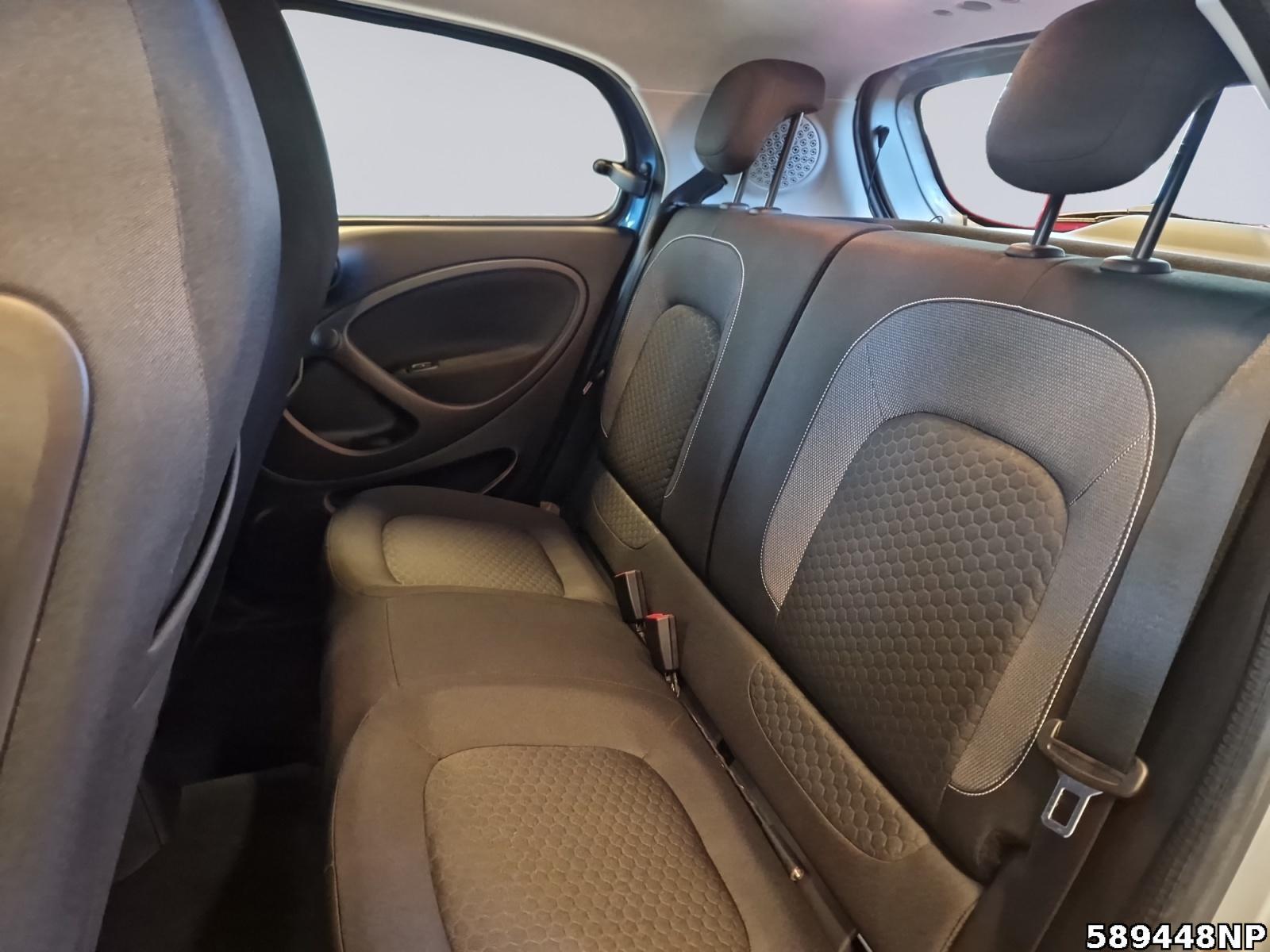 Fahrzeugabbildung Smart ForFour EQ Passion 22 kW DAB Lenkradhzg. SHZ